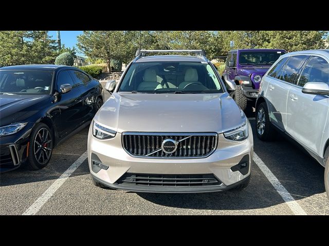 2023 Volvo XC40 Plus Bright Theme