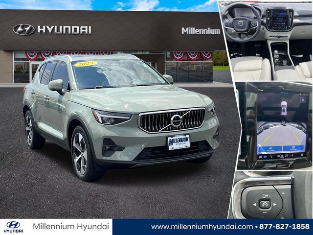 2023 Volvo XC40 Plus Bright Theme