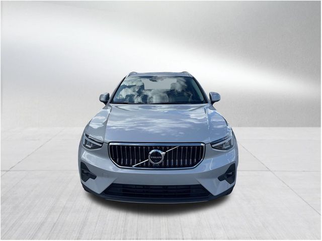 2023 Volvo XC40 Plus Bright Theme