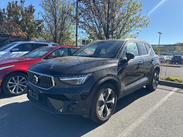 2023 Volvo XC40 Plus Bright Theme