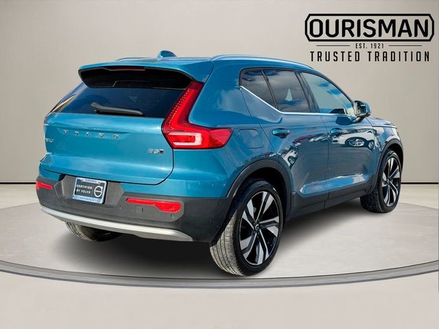 2023 Volvo XC40 Plus Bright Theme