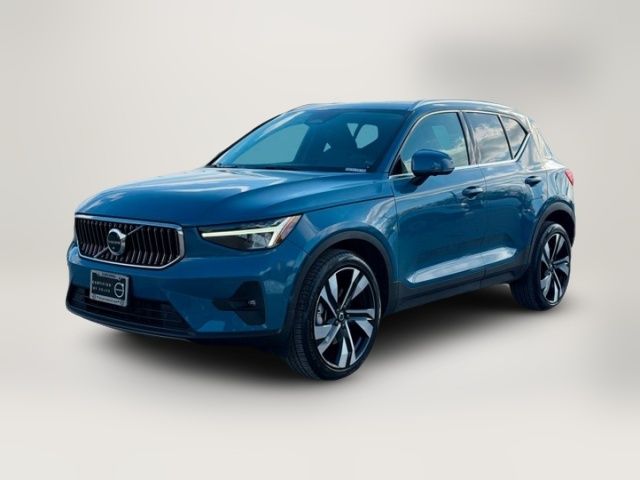 2023 Volvo XC40 Plus Bright Theme
