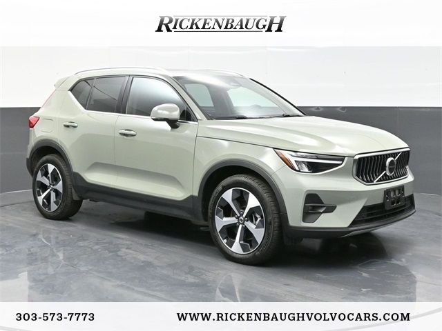 2023 Volvo XC40 Plus Bright Theme