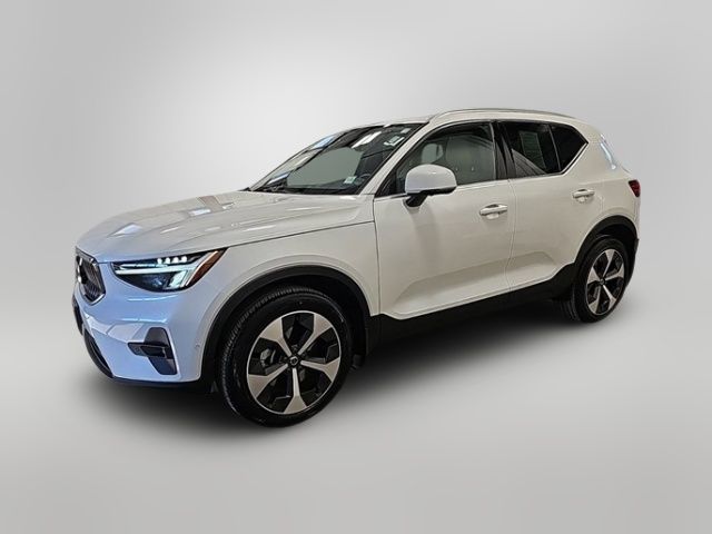 2023 Volvo XC40 Plus Bright Theme