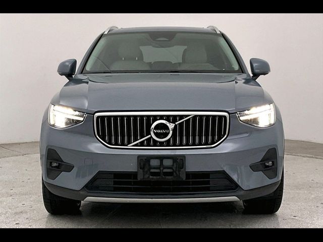 2023 Volvo XC40 Plus Bright Theme