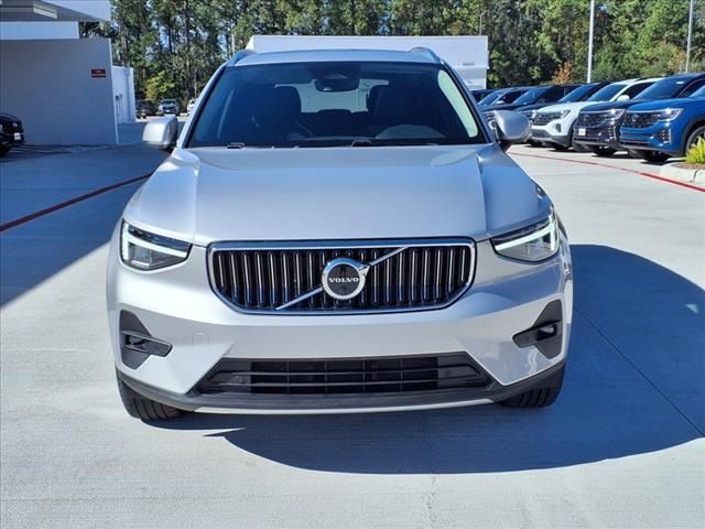 2023 Volvo XC40 Plus Bright Theme