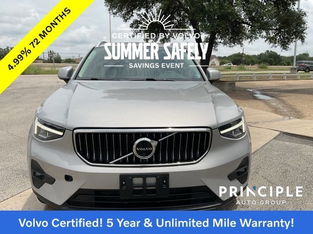 2023 Volvo XC40 Plus Bright Theme