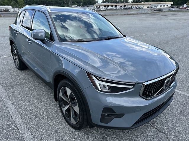 2023 Volvo XC40 Plus Bright Theme