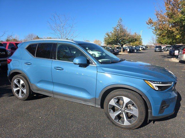 2023 Volvo XC40 Plus Bright Theme