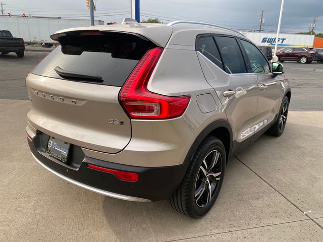 2023 Volvo XC40 Plus Bright Theme