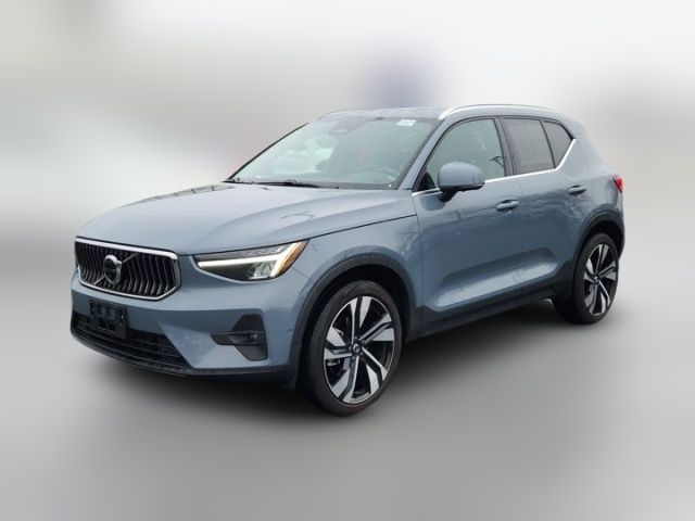2023 Volvo XC40 Plus Bright Theme