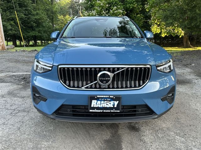 2023 Volvo XC40 Plus Bright Theme