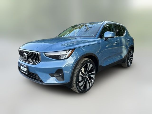 2023 Volvo XC40 Plus Bright Theme