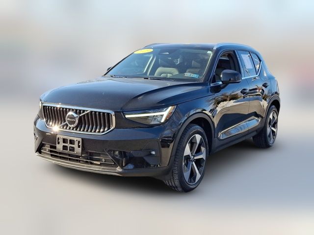 2023 Volvo XC40 Plus Bright Theme