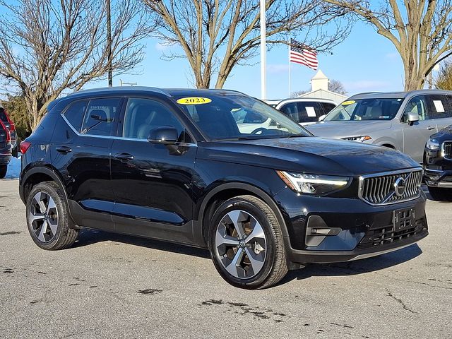 2023 Volvo XC40 Plus Bright Theme
