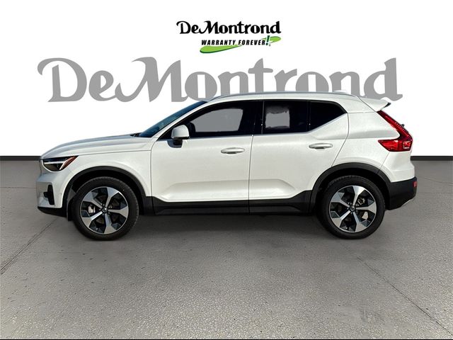 2023 Volvo XC40 Plus Bright Theme