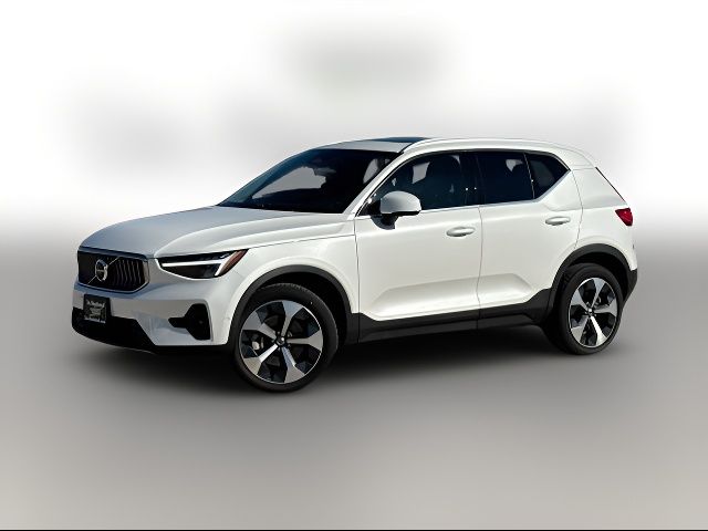 2023 Volvo XC40 Plus Bright Theme