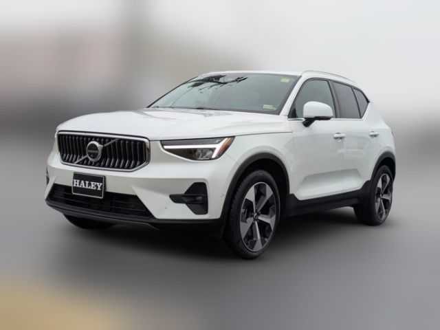 2023 Volvo XC40 Plus Bright Theme