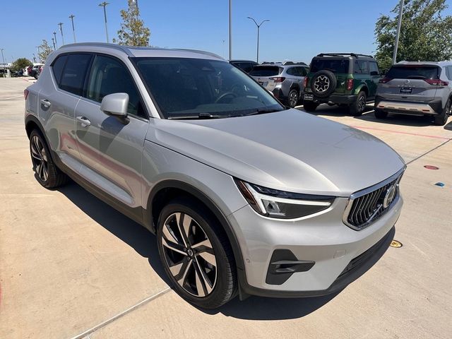 2023 Volvo XC40 Plus Bright Theme