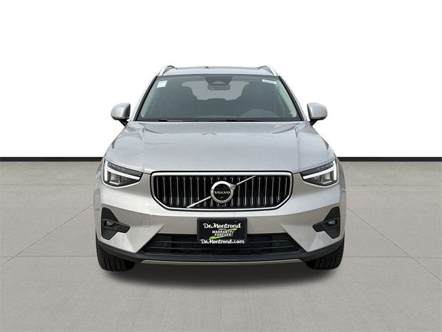 2023 Volvo XC40 Plus Bright Theme