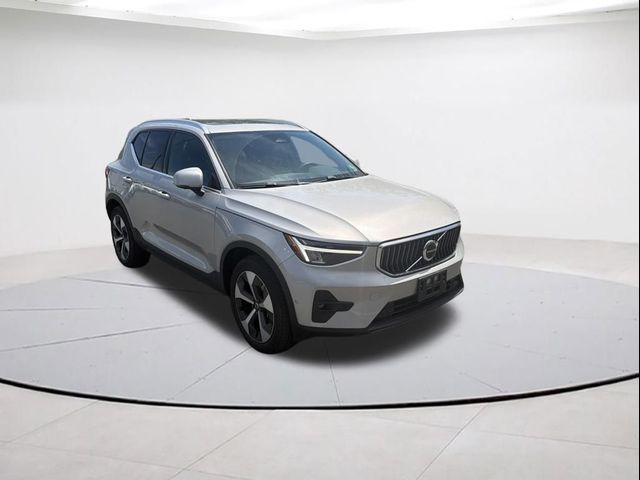 2023 Volvo XC40 Plus Bright Theme
