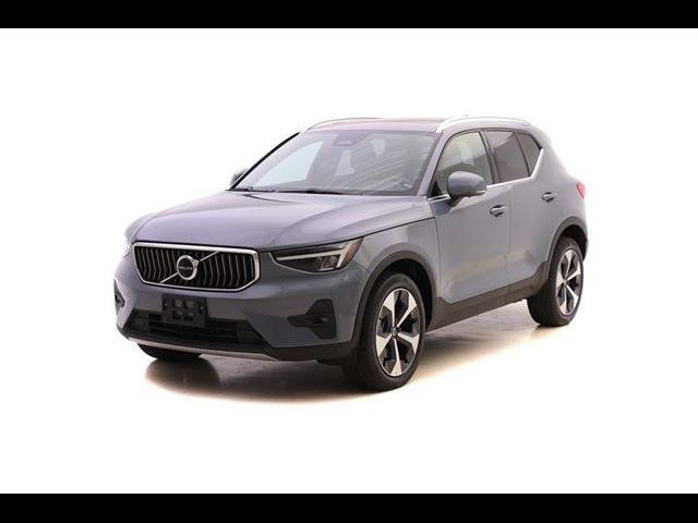 2023 Volvo XC40 Plus Bright Theme