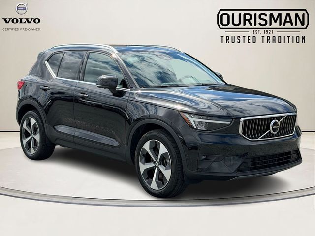 2023 Volvo XC40 Plus Bright Theme