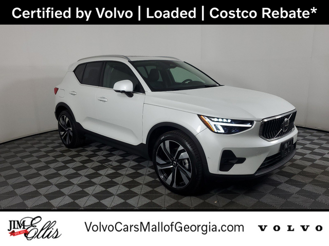 2023 Volvo XC40 Plus Bright Theme