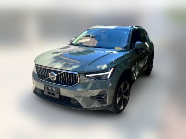 2023 Volvo XC40 Plus Bright Theme