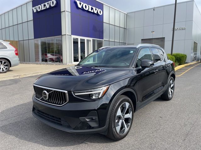 2023 Volvo XC40 Plus Bright Theme