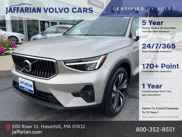 2023 Volvo XC40 Plus Bright Theme