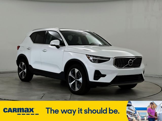 2023 Volvo XC40 Plus Bright Theme