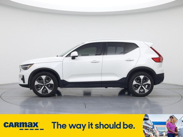2023 Volvo XC40 Plus Bright Theme