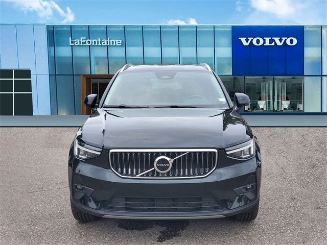 2023 Volvo XC40 Plus Bright Theme