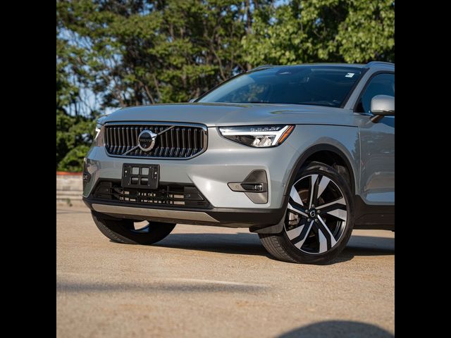 2023 Volvo XC40 Plus Bright Theme
