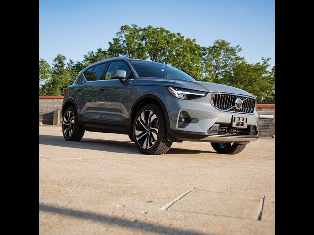 2023 Volvo XC40 Plus Bright Theme