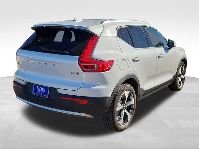 2023 Volvo XC40 Plus Bright Theme