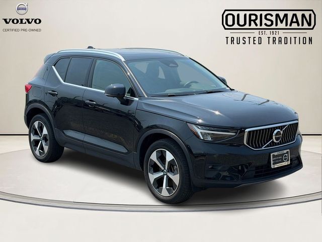 2023 Volvo XC40 Plus Bright Theme
