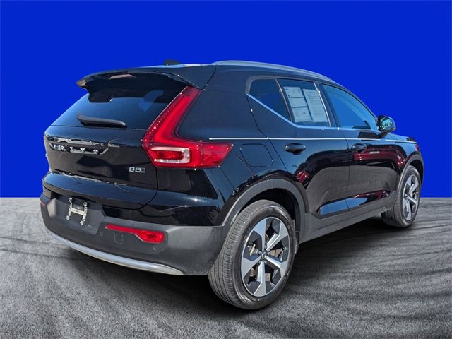 2023 Volvo XC40 Plus Bright Theme