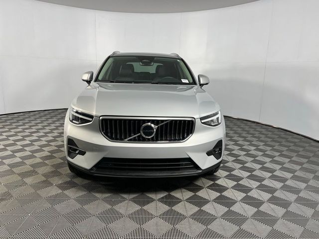 2023 Volvo XC40 Plus Bright Theme