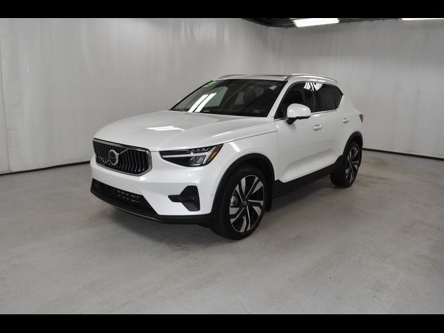 2023 Volvo XC40 Plus Bright Theme