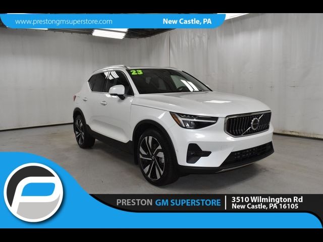 2023 Volvo XC40 Plus Bright Theme