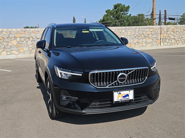 2023 Volvo XC40 Plus Bright Theme