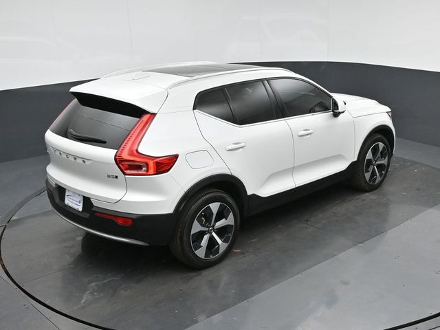 2023 Volvo XC40 Plus Bright Theme