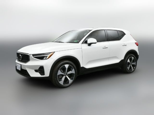 2023 Volvo XC40 Plus Bright Theme