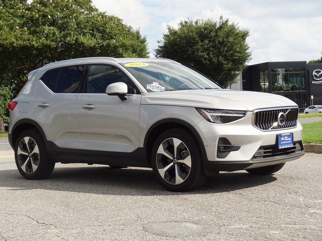 2023 Volvo XC40 Plus Bright Theme