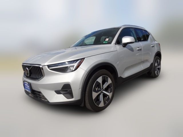 2023 Volvo XC40 Plus Bright Theme