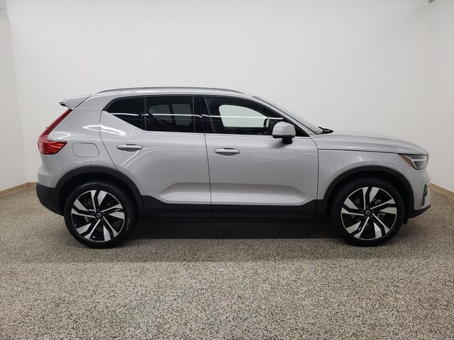 2023 Volvo XC40 Plus Bright Theme