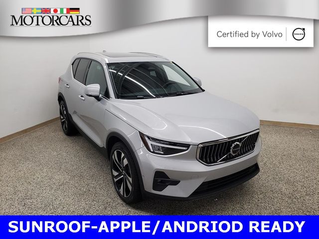 2023 Volvo XC40 Plus Bright Theme