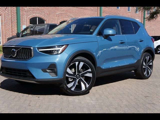 2023 Volvo XC40 Plus Bright Theme